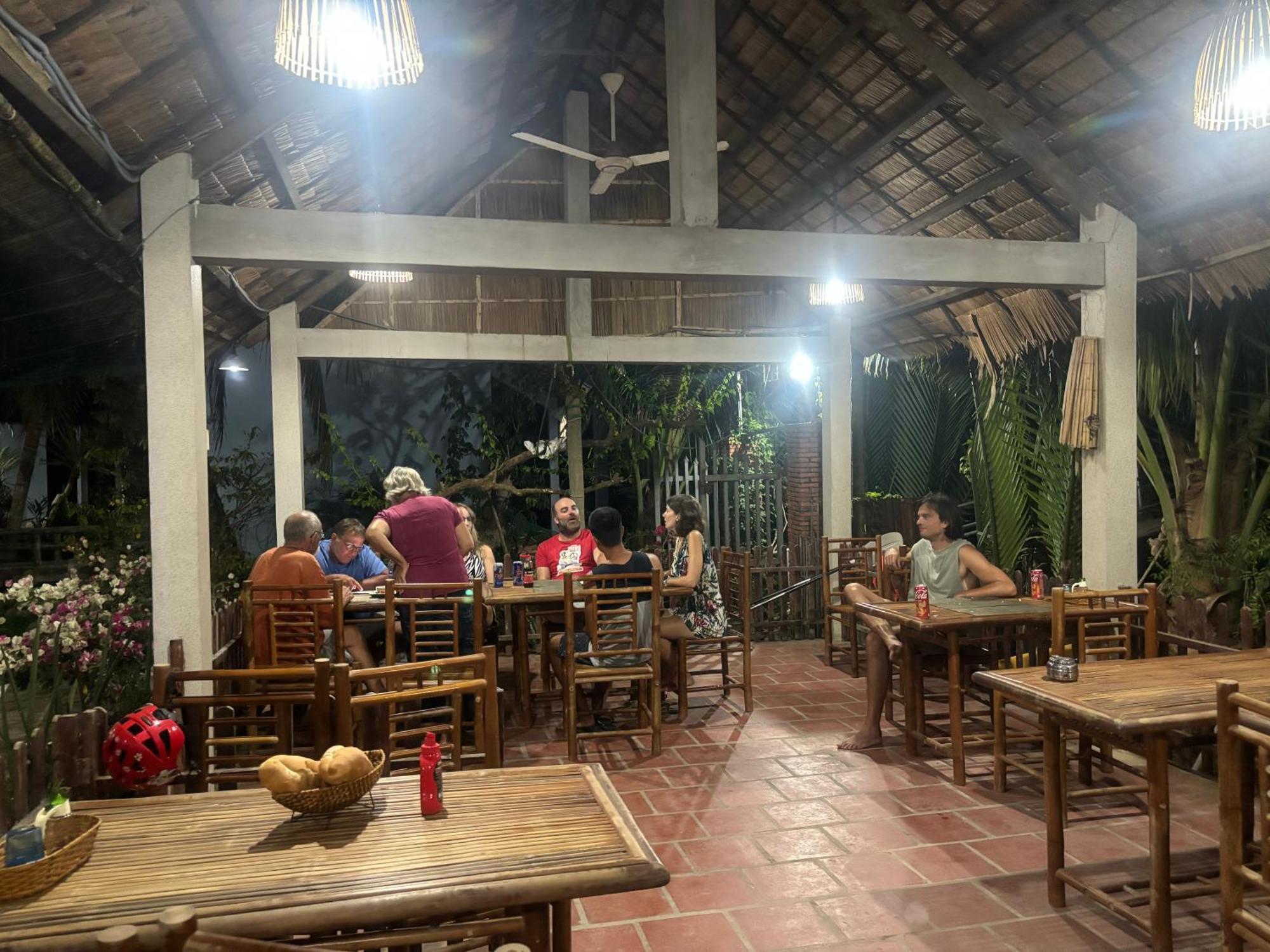 Homestay Bentre Coco Lodge Ben Tre Exteriör bild